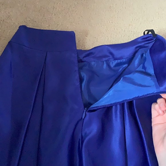 Blue silky formal skirt - Picture 3 of 3
